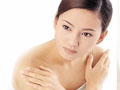 砭石調(diào)理乳房疼痛 給女人健康福音